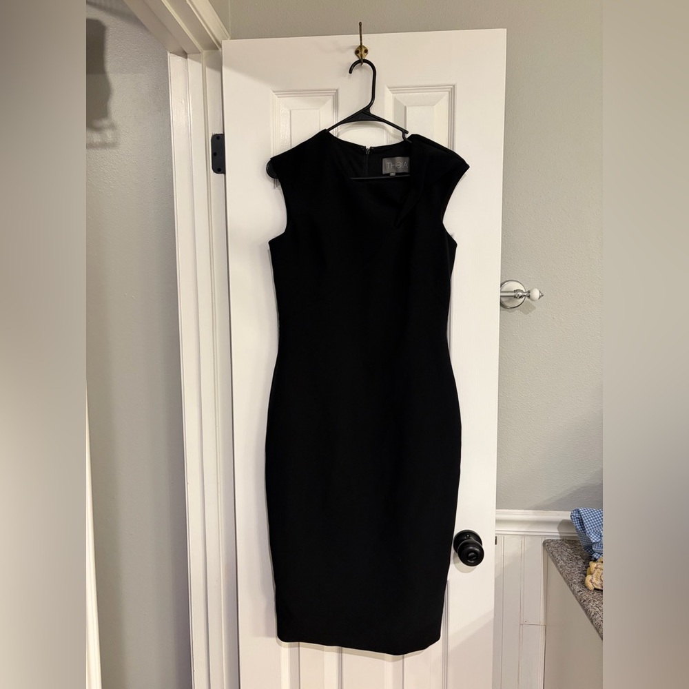 Theia Sleeveless Shift Dress Black Twist Neckline Size 10
